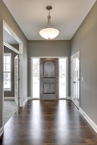 Front Entryway Terra Vista Plymouth Creek Hill