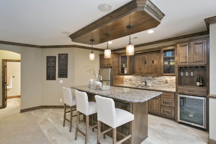 Custom Home Bar Parade of Homes MN CreekHill