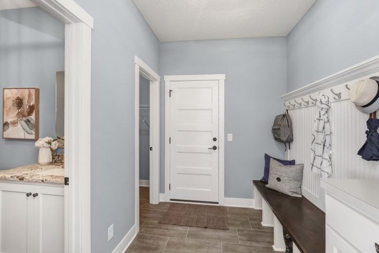 3621 Landings Drive Excelsior Mud Room