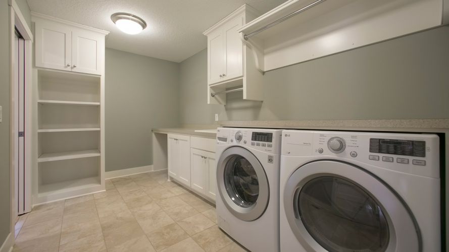 17342 62nd Ave Laundry