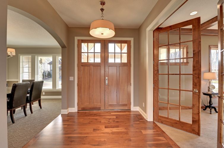 17364 62nd Ave Foyer