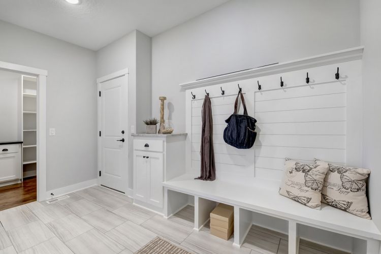 5665 Archer Lane North Plymouth MN Mud Room