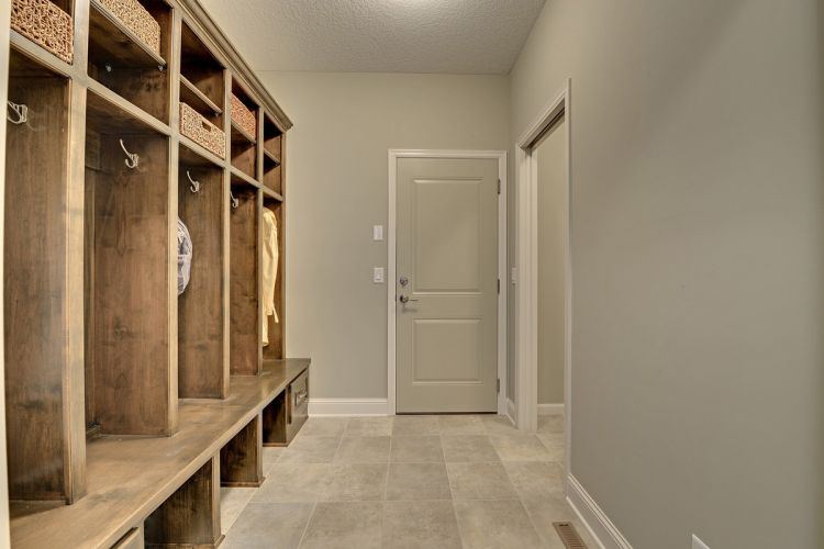5900 Dunkirk Mud Room