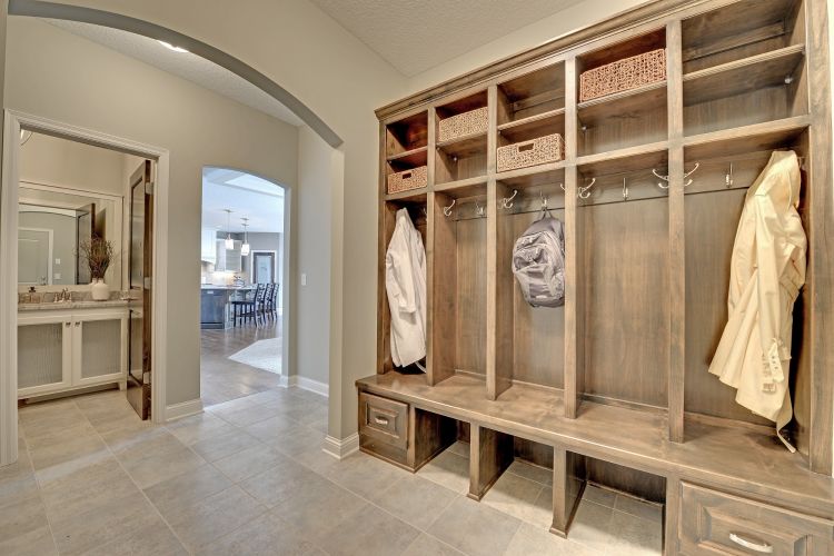 5900 Dunkirk Mud Room2
