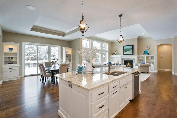 6412 Landings Dining