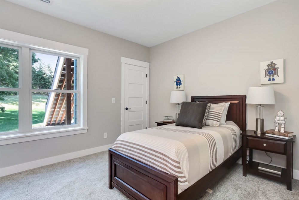6400 Landings Court