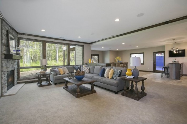 5520 Comstock Lane