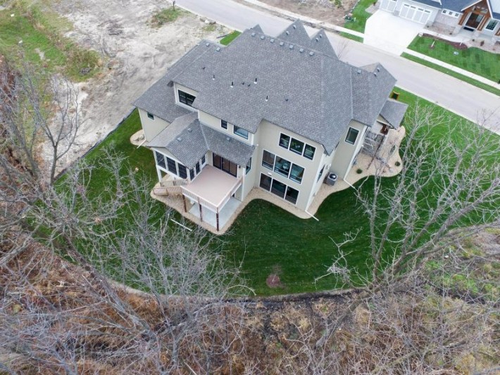5520 Comstock Lane